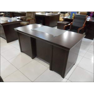 办公桌、办公椅